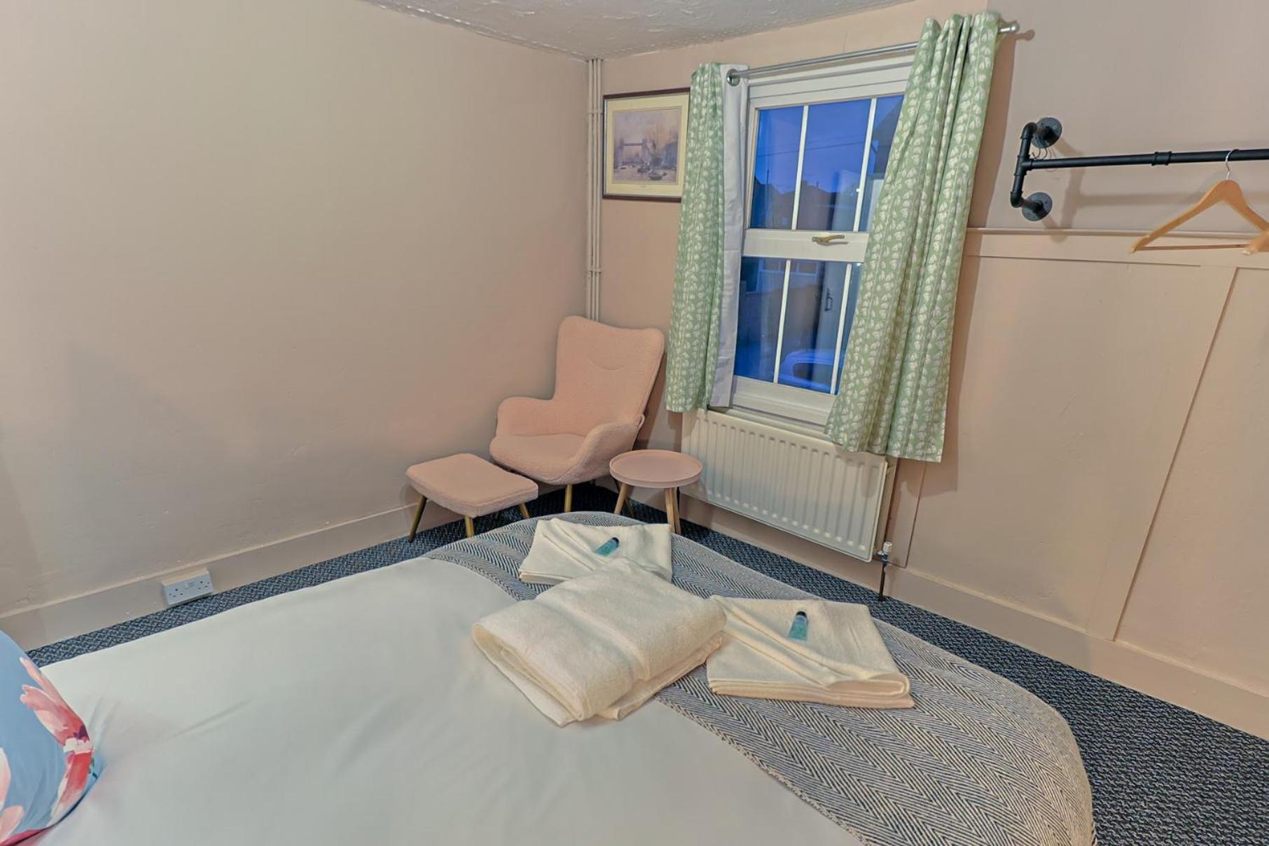Bay Tree Cottage, Sleeps 7 Close To The Marina 伯纳姆克劳奇 外观 照片