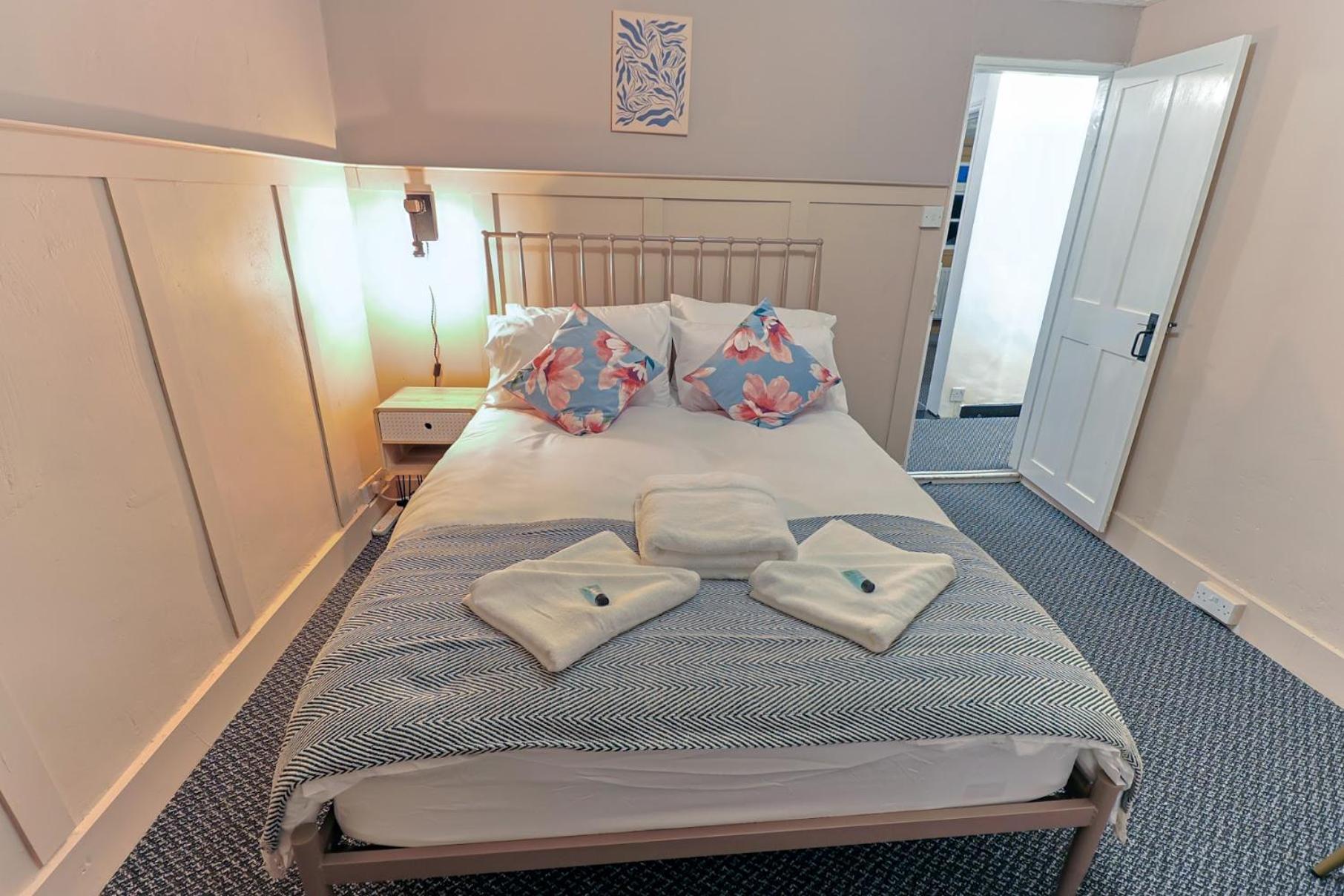 Bay Tree Cottage, Sleeps 7 Close To The Marina 伯纳姆克劳奇 外观 照片